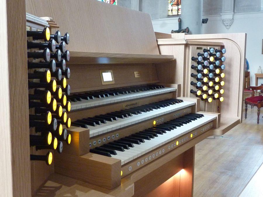 Orgelhuis Delobelle: Farciennes Centre - Johannus Ecclesia D450 Hybride